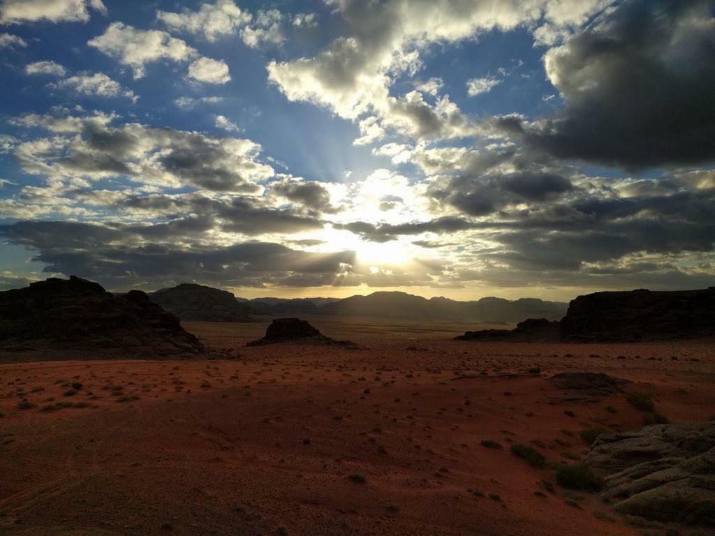 Moon City Camp Bed and Breakfast Wadi Rum Eksteriør billede