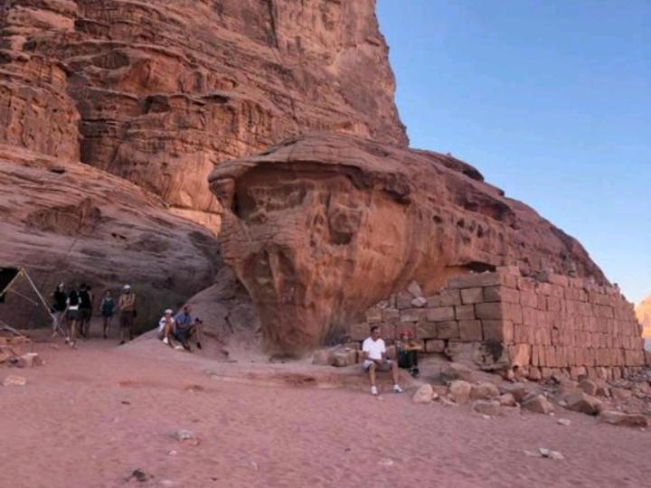 Moon City Camp Bed and Breakfast Wadi Rum Eksteriør billede